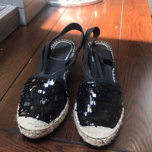 Back stylish shoes. Almost brand new